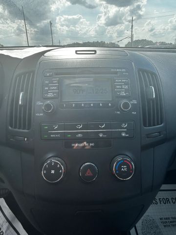 2011 Hyundai Elantra - Image 15