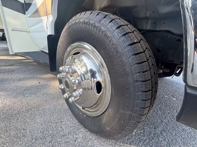 2019 Coachmen Freelander Premier - Image 8