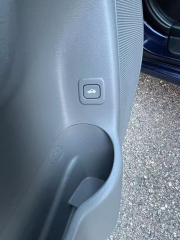 2009 Hyundai Elantra Gls Sedan 4d - Image 22