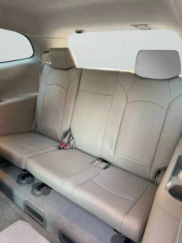 2009 Buick Enclave - Image 18