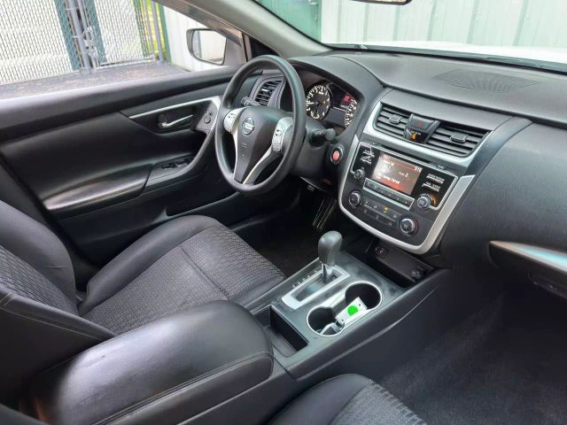2016 Nissan Altima - Image 22