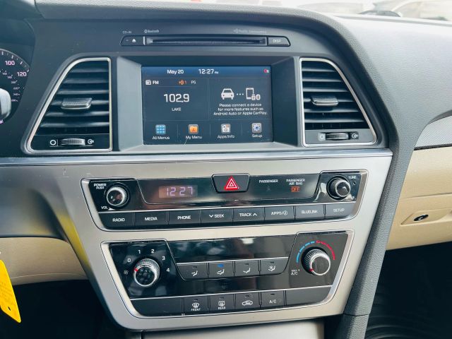 2017 Hyundai Sonata - Image 30
