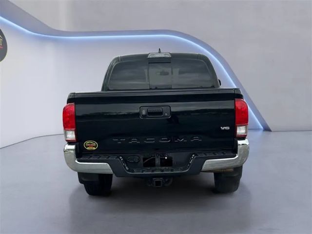 2017 Toyota Tacoma Double Cab - Image 4