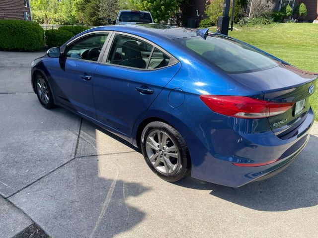 2017 Hyundai Elantra - Image 6