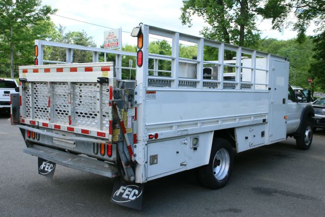2015 Ford F550 Super Duty Regular Cab & Chassis - Image 7