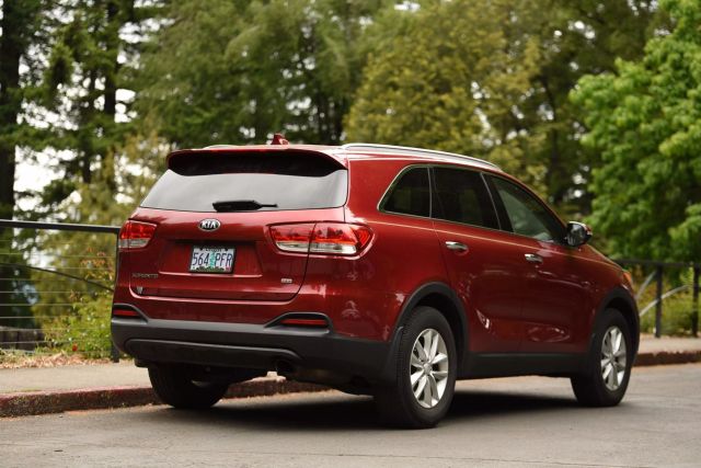 2016 Kia Sorento - Image 14