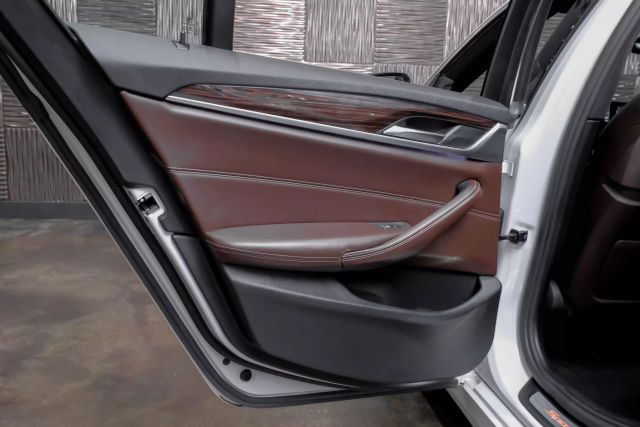 2017 Bmw 5 Series 530i Sedan 4d - Image 38