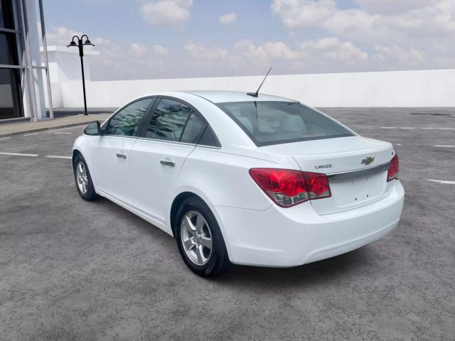 2014 Chevrolet Cruze - Image 3