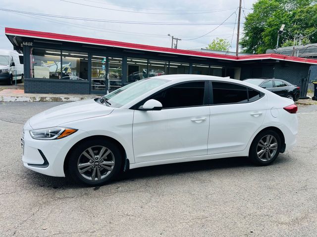 2018 Hyundai Elantra - Image 12