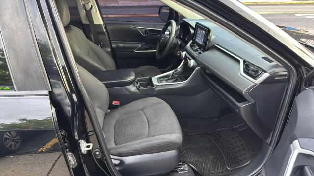 2019 TOYOTA RAV4 SUV 4-CYL, 2.5 LITER LE SPORT UTILITY 4D
