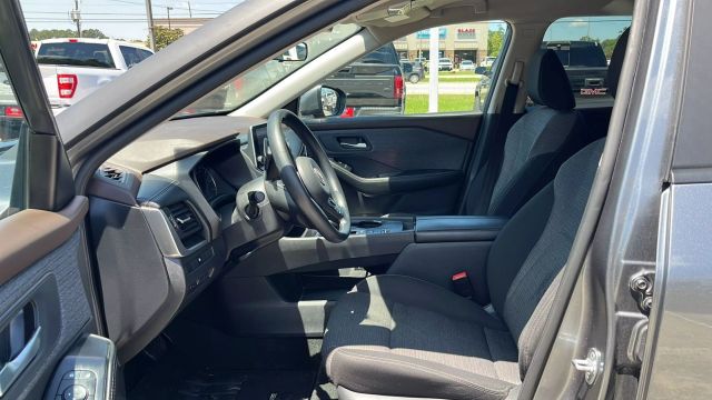 2023 Nissan Rogue - Image 15