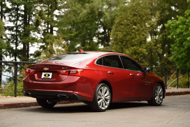 2018 Chevrolet Malibu - Image 14