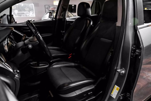 2019 Chevrolet Trax Lt Sport Utility 4d - Image 4