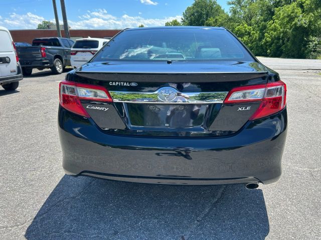 2013 Toyota Camry - Image 11