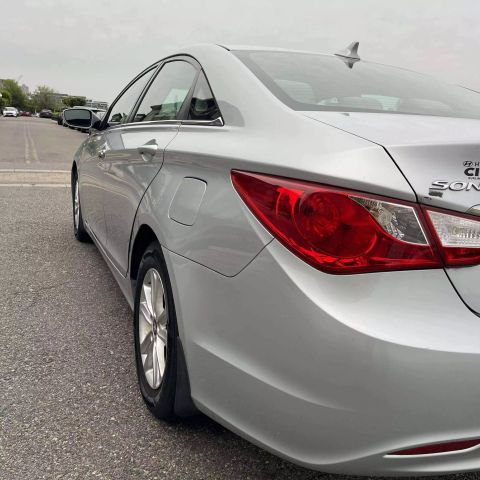 2011 Hyundai Sonata Gls Sedan 4d - Image 11