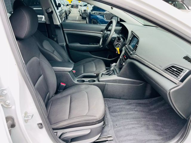 2018 Hyundai Elantra - Image 22
