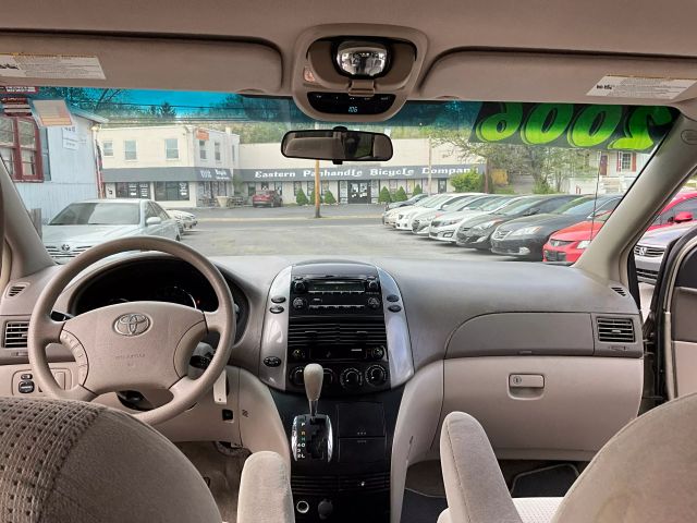 2006 Toyota Sienna - Image 16