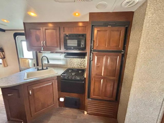 2013 Keystone Rv Laredo Super Lite - Image 17