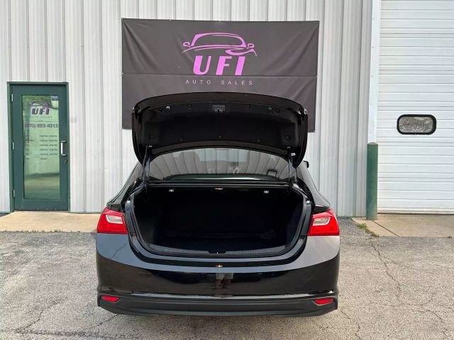 2018 Chevrolet Malibu - Image 17
