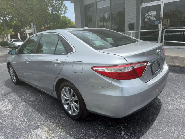 2016 Toyota Camry - Image 5