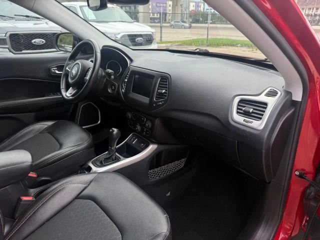 2019 Jeep Compass - Image 13