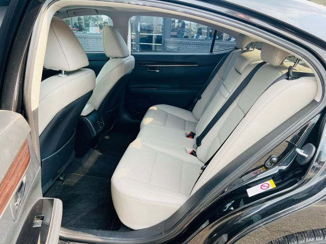 2017 Lexus Es - Image 22