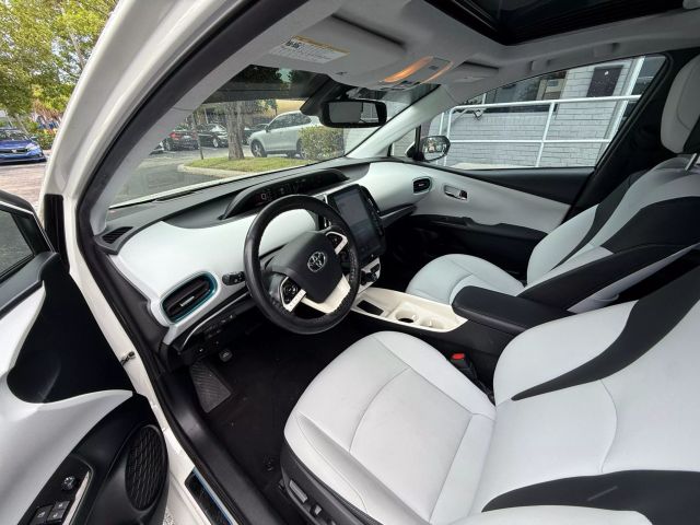 2018 Toyota Prius - Image 11