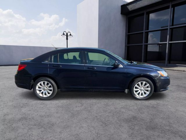 2012 Chrysler 200 - Image 4