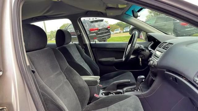 2007 Honda Accord - Image 15