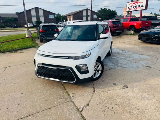 2022 Kia Soul - Image 2