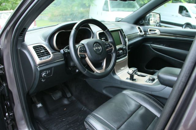 2015 Jeep Grand Cherokee - Image 10