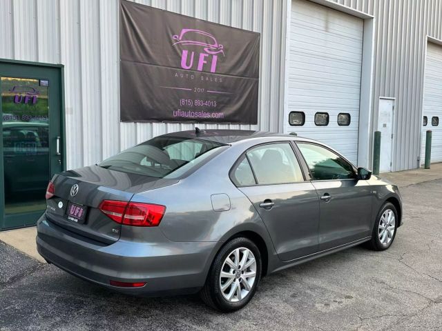 2015 Volkswagen Jetta - Image 5