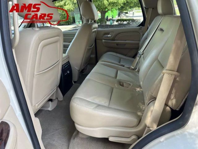 2013 Cadillac Escalade - Image 12