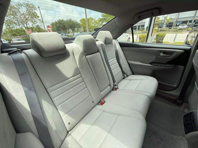 2016 Toyota Camry - Image 16
