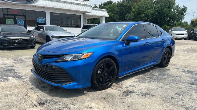 2019 Toyota Camry - Image 4