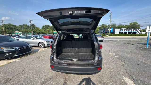 2019 Toyota Highlander - Image 7