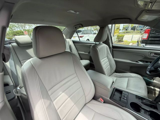2016 Toyota Camry - Image 15