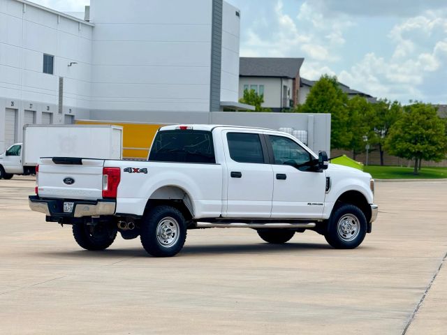 2018 Ford F250 Super Duty Crew Cab - Image 5