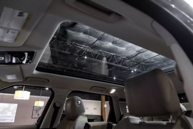 2016 Land Rover Range Rover Sport Hse Sport Utility 4d - Image 5
