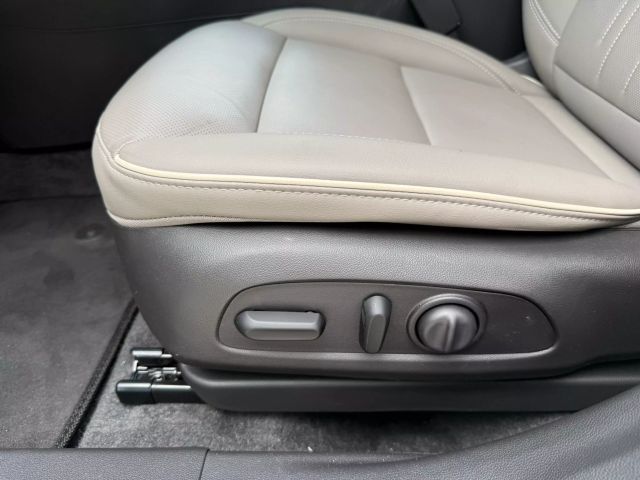 2025 Buick Envista - Image 98