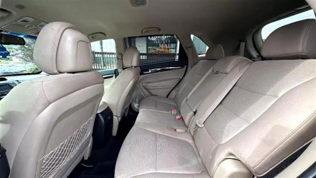 2014 Kia Sorento - Image 13