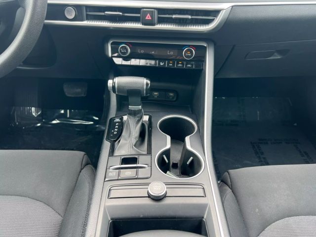 2022 Kia K5 - Image 11