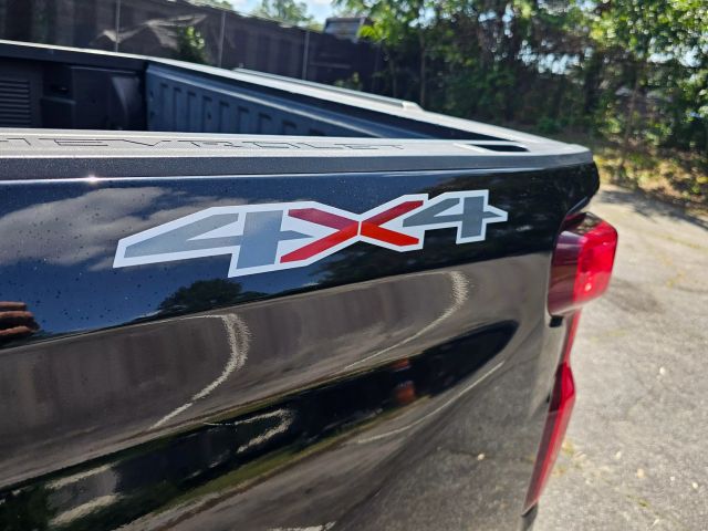 2019 Chevrolet Silverado 1500 Double Cab - Image 11