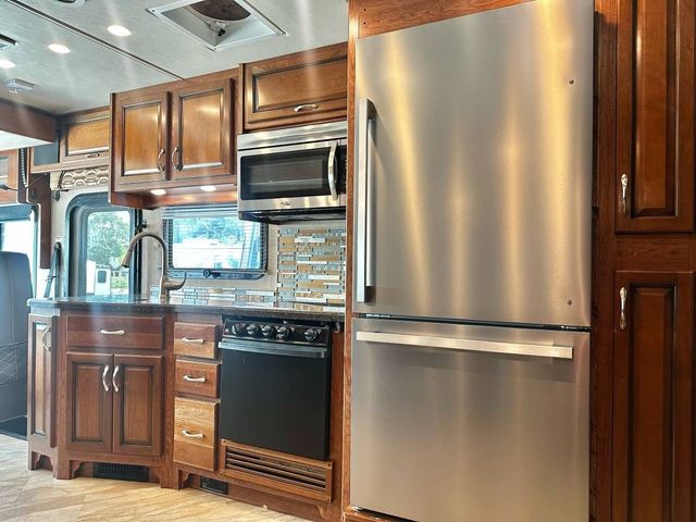 2017 Fleetwood Bounder - Image 21
