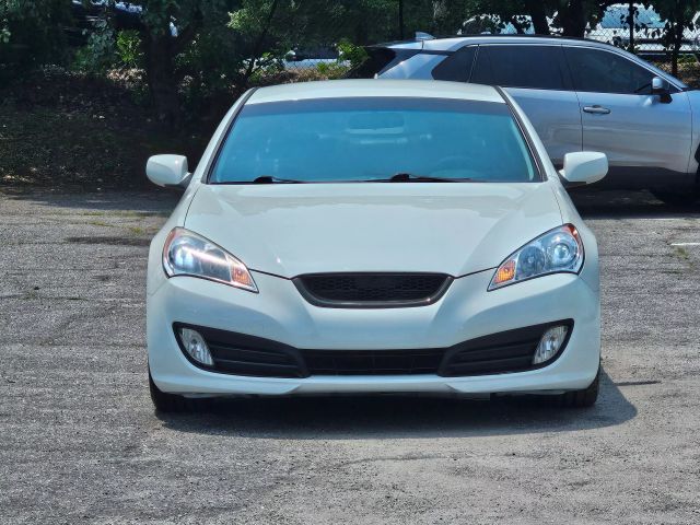 2011 Hyundai Genesis Coupe - Image 2