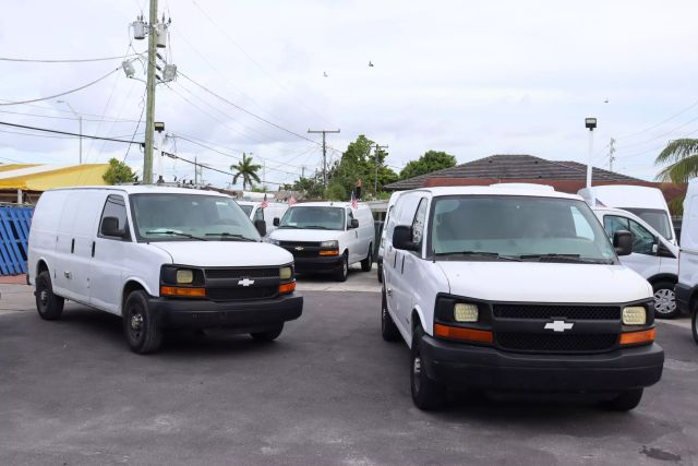 2006 Chevrolet Express 2500 Cargo - Image 1