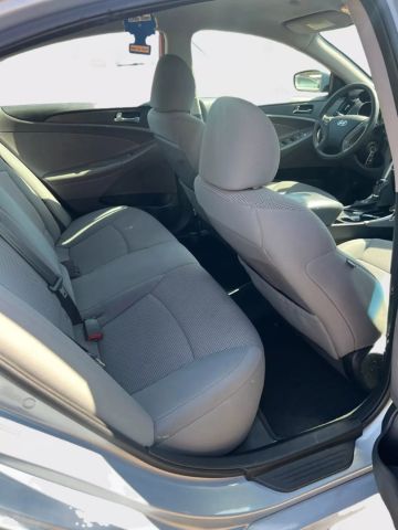 2013 Hyundai Sonata - Image 10