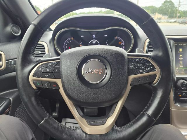 2017 Jeep Grand Cherokee - Image 32