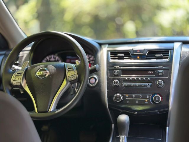 2013 Nissan Altima - Image 21