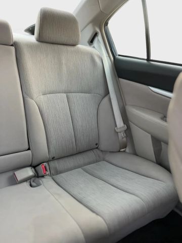 2014 Subaru Legacy - Image 15